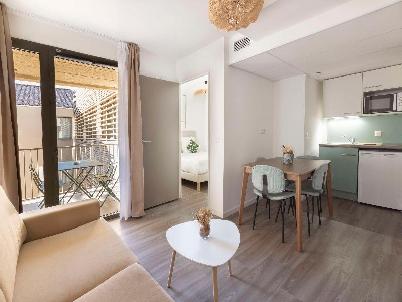ibis Styles Aix-en-Provence Université image
