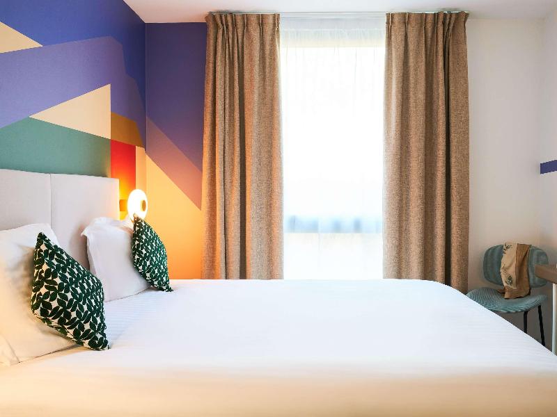 ibis Styles Aix-en-Provence Université image