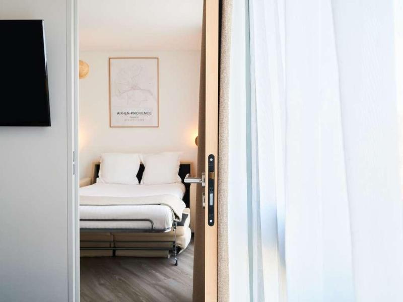 ibis Styles Aix-en-Provence Université image