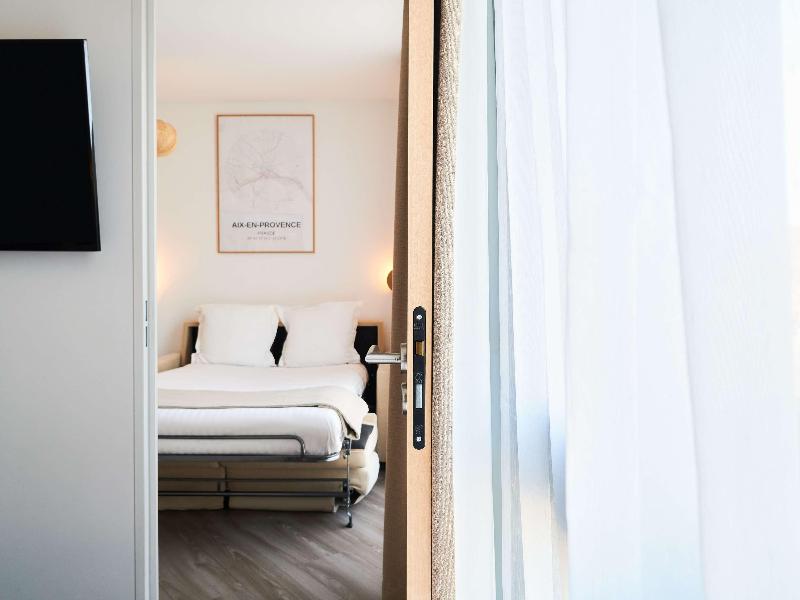 ibis Styles Aix-en-Provence Université image