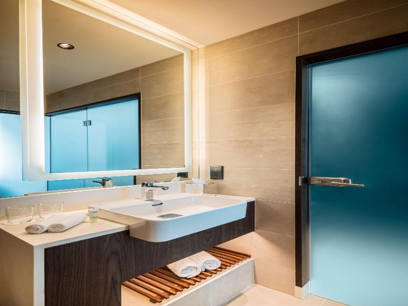 Courtyard By Marriott Baku image