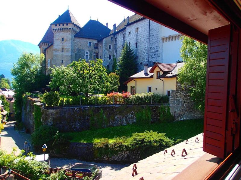 Ha Tel Du Cha Teau Annecy image