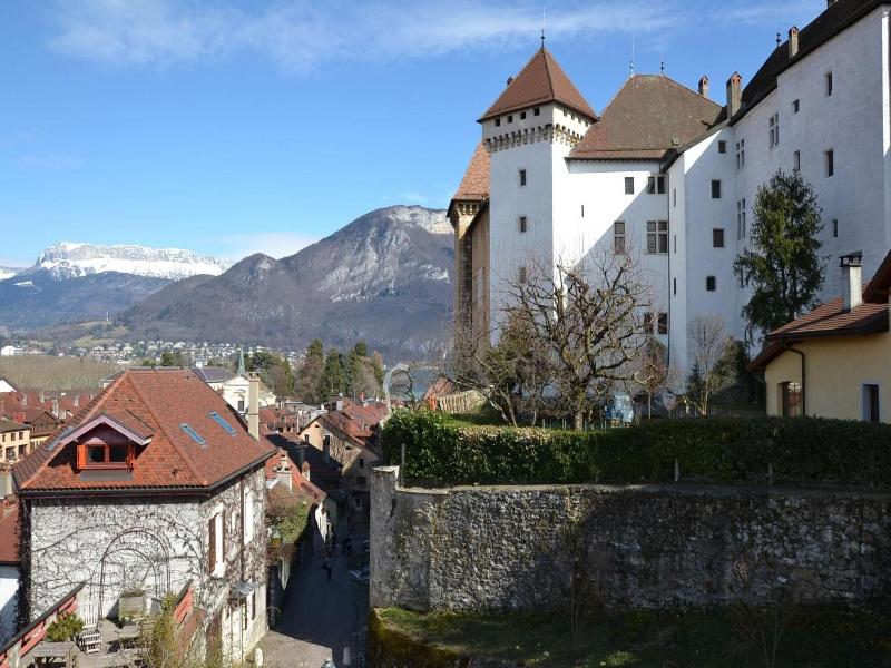 Ha Tel Du Cha Teau Annecy image
