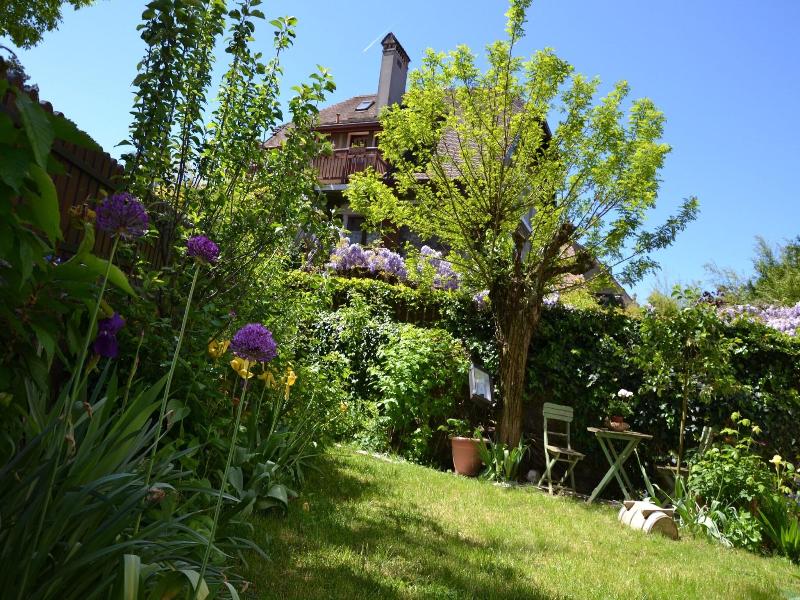 Ha Tel Du Cha Teau Annecy image