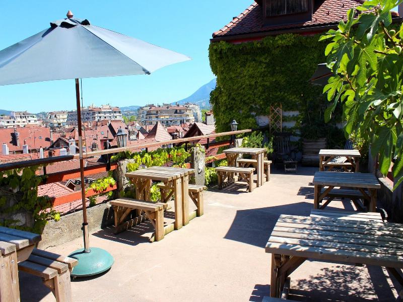 Ha Tel Du Cha Teau Annecy image