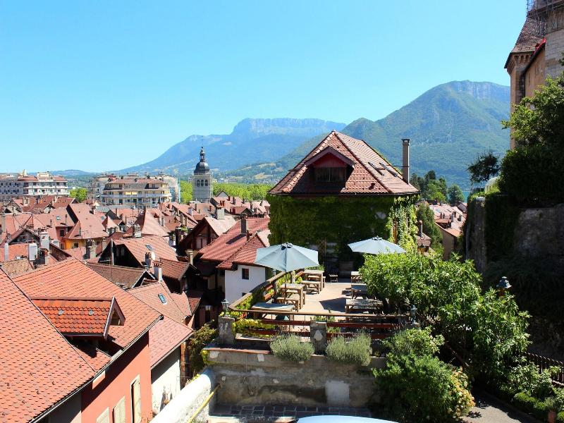 Ha Tel Du Cha Teau Annecy image
