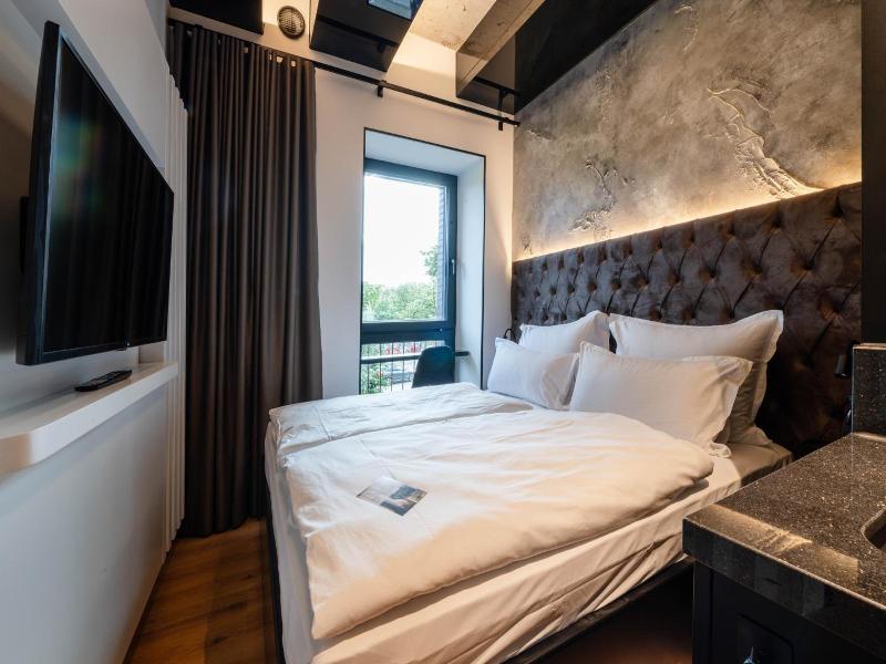 Hotel Am Beatles Platz image