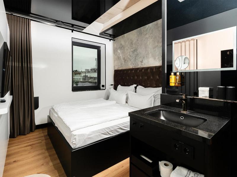 Hotel Am Beatles Platz image