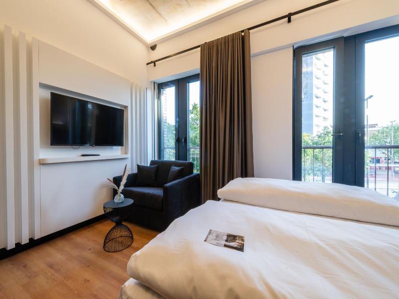 Hotel Am Beatles Platz image