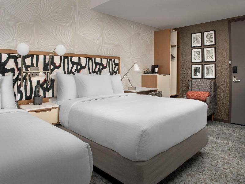 Springhill Suites New York Queens image