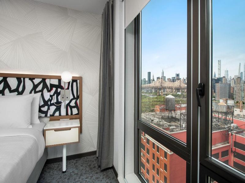 Springhill Suites New York Queens image
