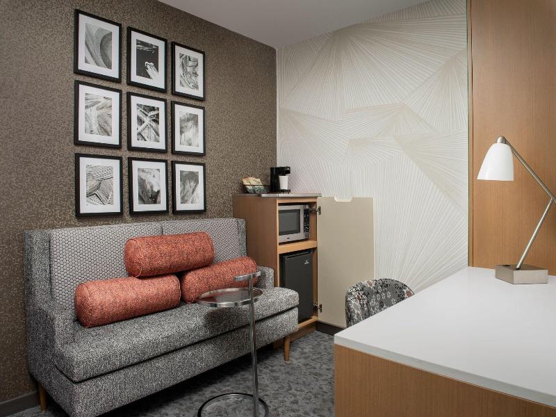 Springhill Suites New York Queens image