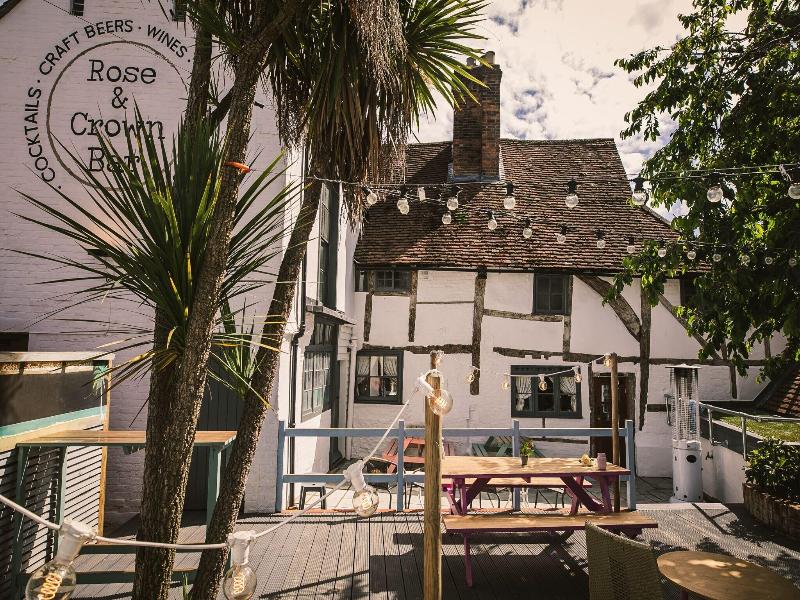 Rose And Crown image