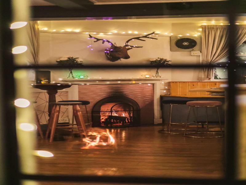 Rose And Crown image