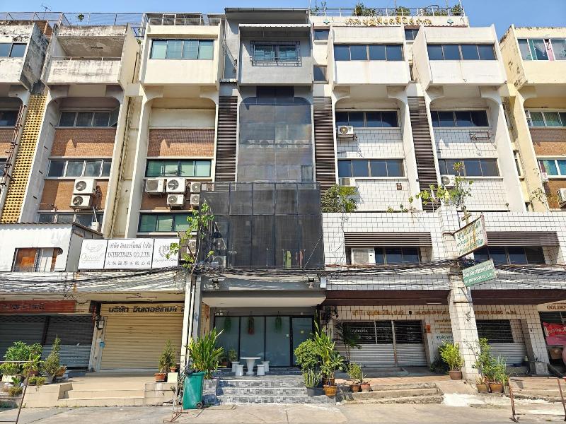 Bangkok Watergate Townhouse image
