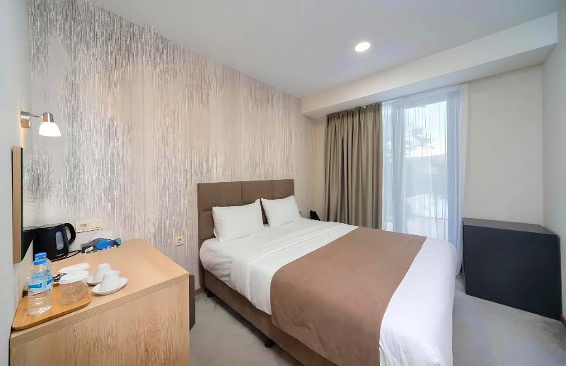 Brooch Boutique Hotel image