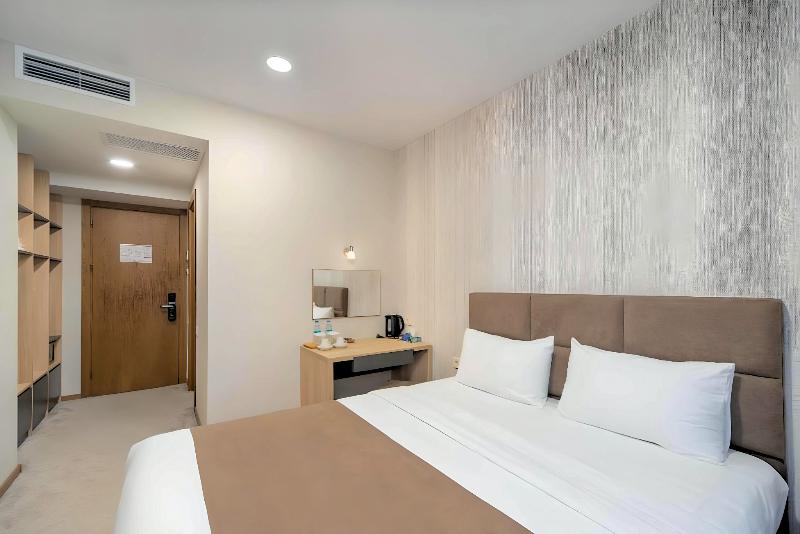 Brooch Boutique Hotel image