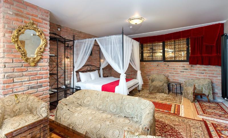 Brooch Boutique Hotel image