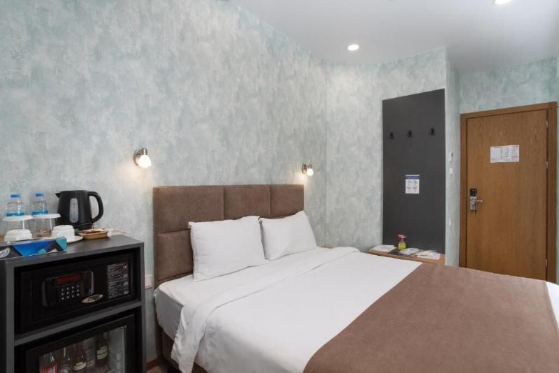 Brooch Boutique Hotel image