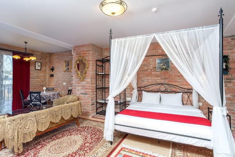 Brooch Boutique Hotel image