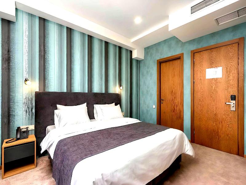 Brooch Boutique Hotel image