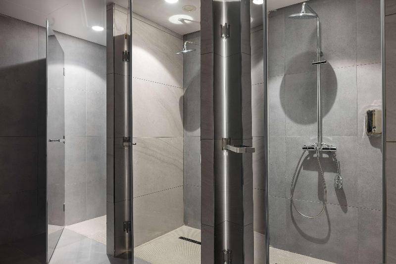 Ramada Plaza By Wyndham Batumi image