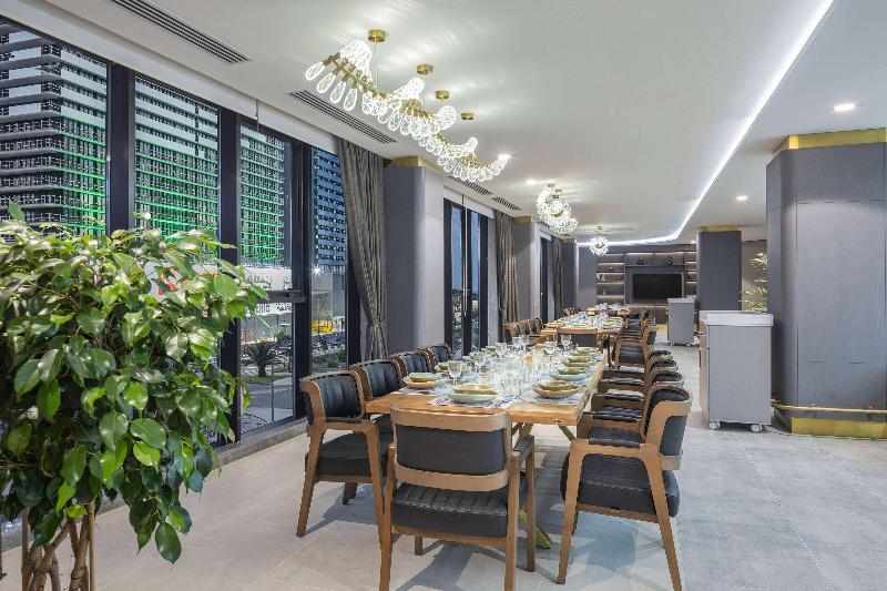 Ramada Plaza By Wyndham Batumi image