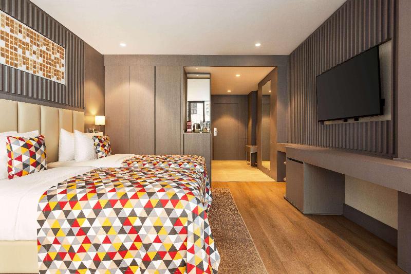 Ramada Plaza By Wyndham Batumi image