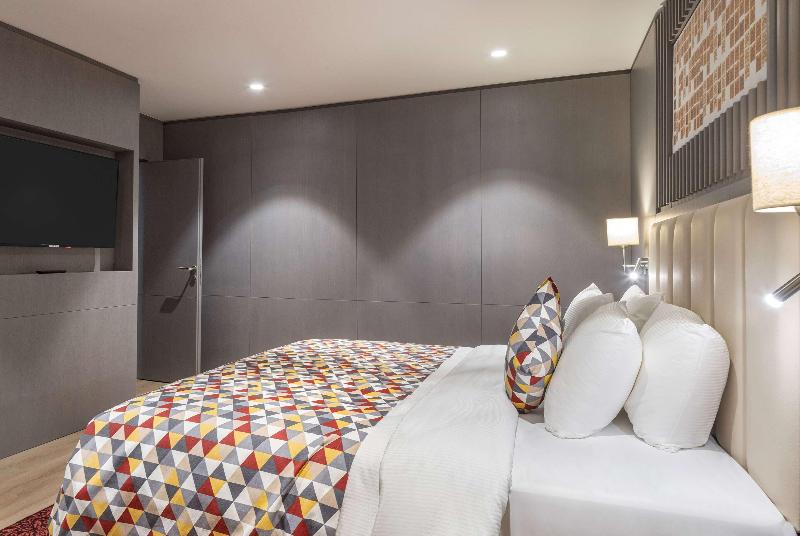 Ramada Plaza By Wyndham Batumi image