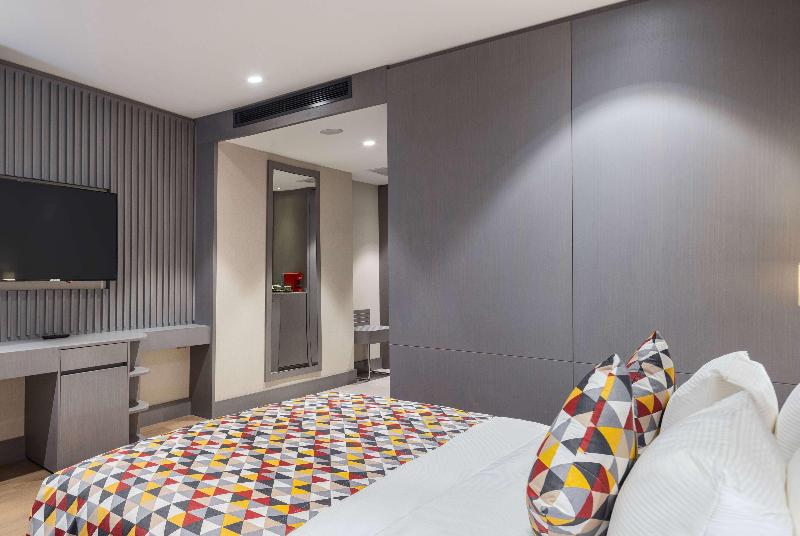 Ramada Plaza By Wyndham Batumi image