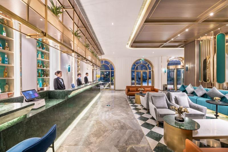 Lobby & Reception