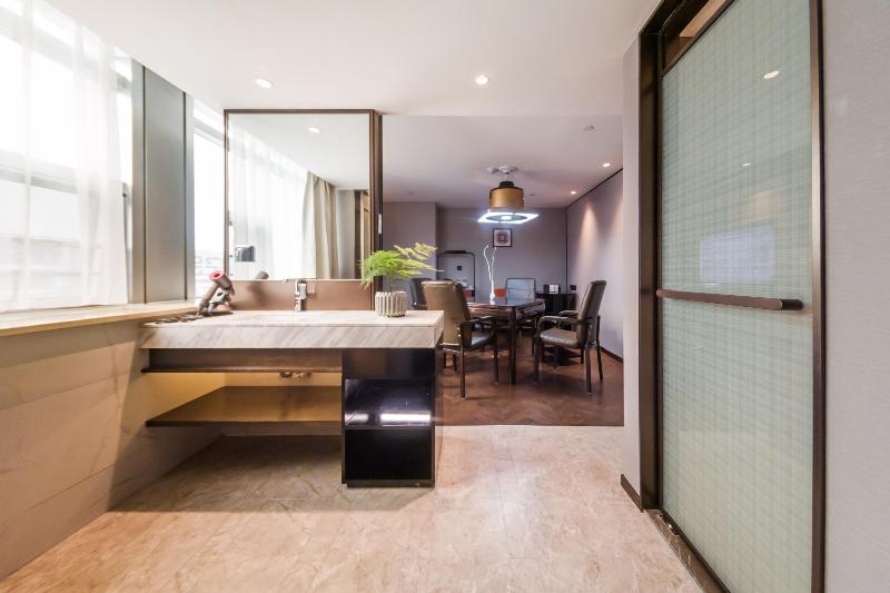 Madison Hotel Changsha Meixihu Lugu image