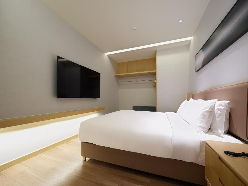 Madison Hotel Xianyang Zhuquan Road Wanda Plaza image