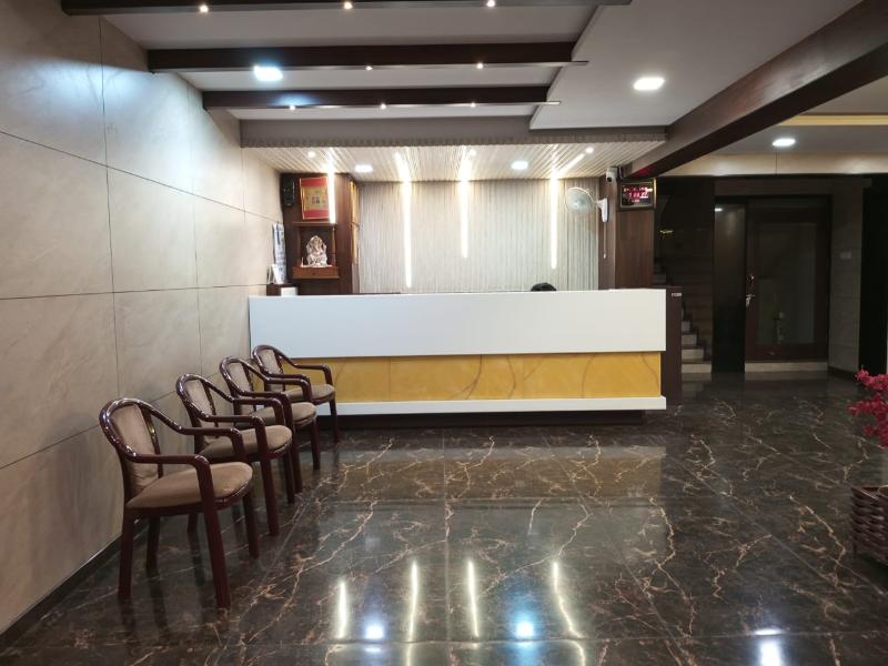 Lobby & Reception