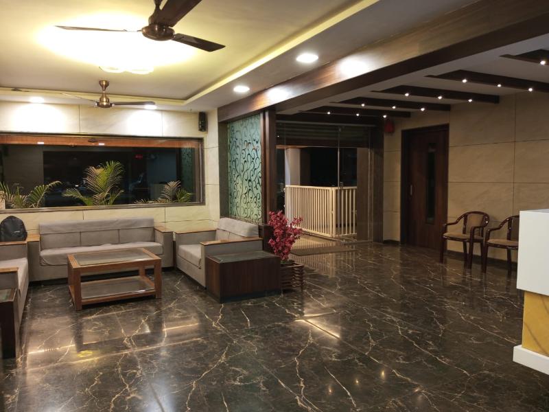 Lobby & Reception