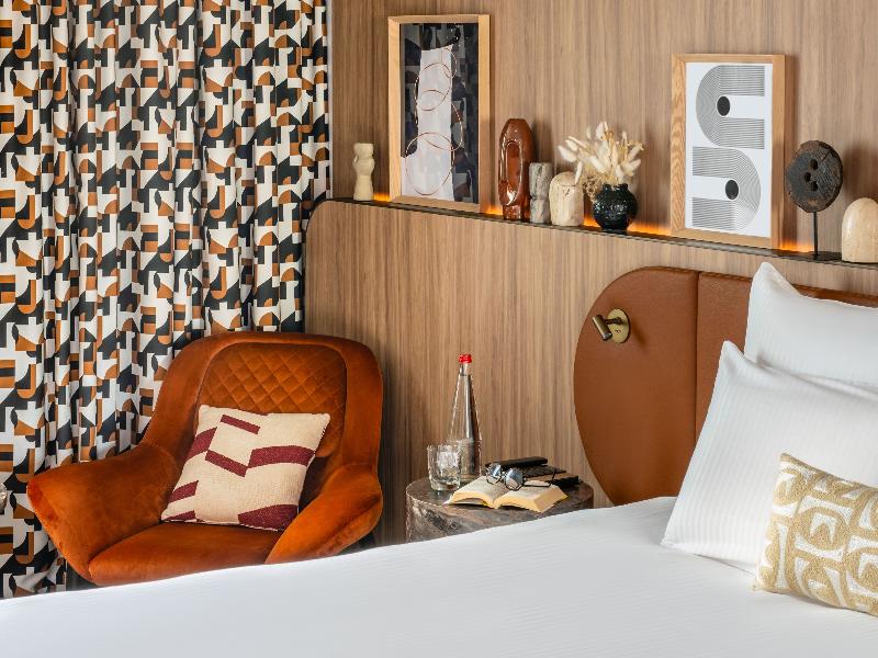 Pullman Lyon image