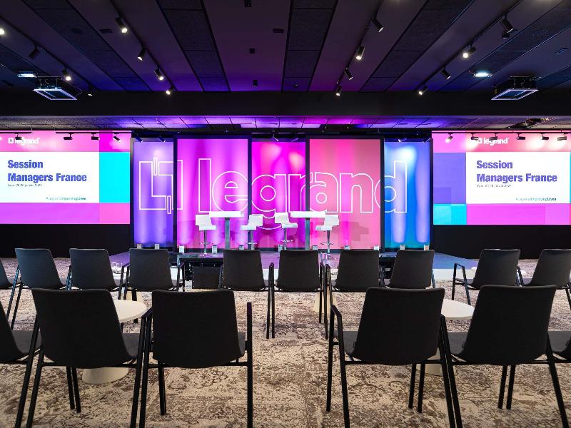 Pullman Lyon image