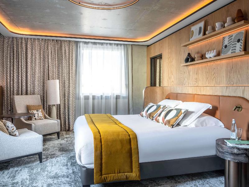 Pullman Lyon image