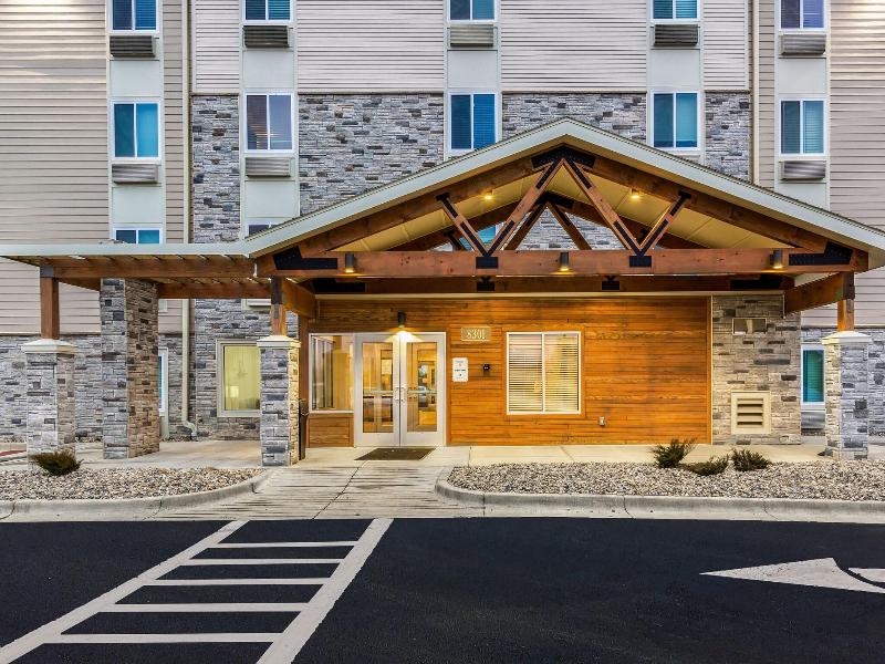 Woodspring Suites Colton image