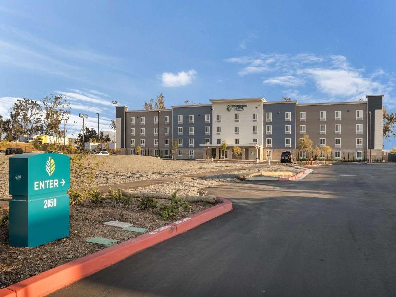 Woodspring Suites Colton image