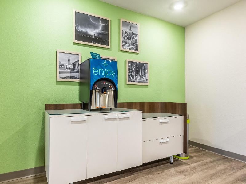 Woodspring Suites Colton image
