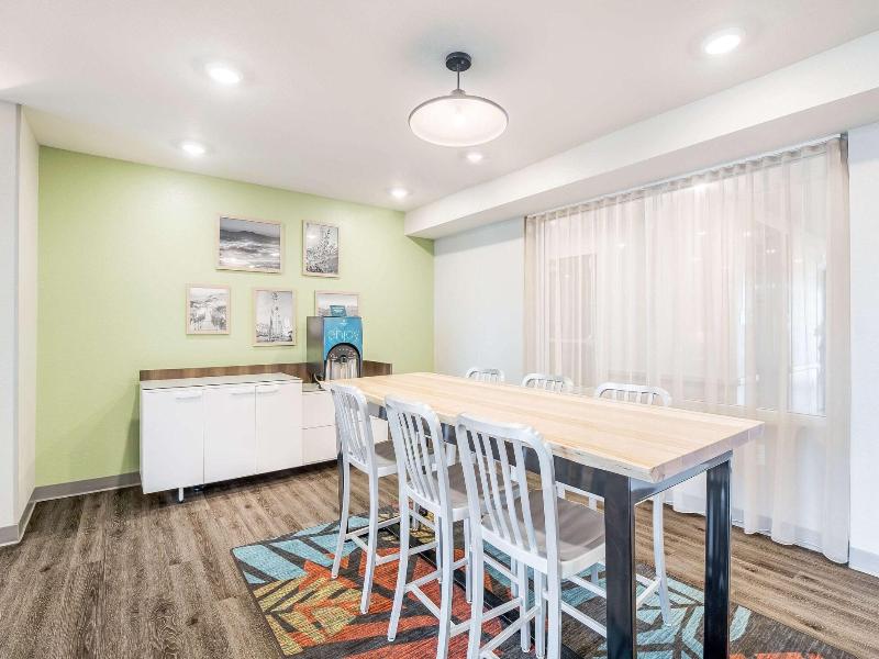 Woodspring Suites Colton image