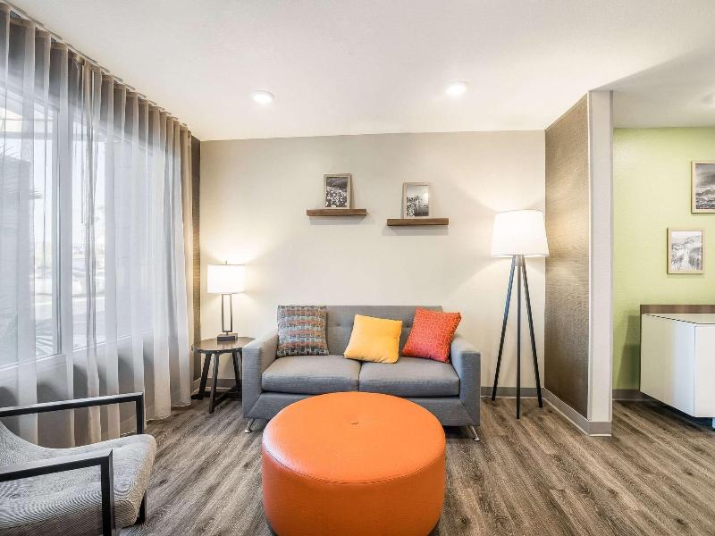 Woodspring Suites Colton image