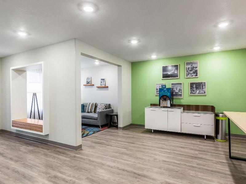 Woodspring Suites Colton image
