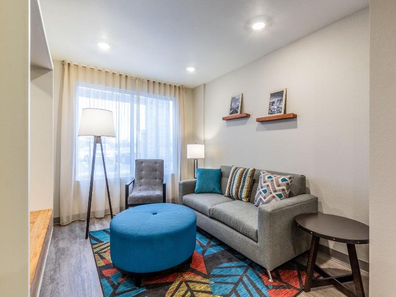 Woodspring Suites Colton image
