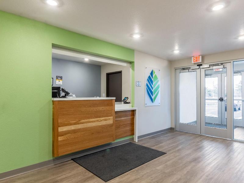 Woodspring Suites Colton image