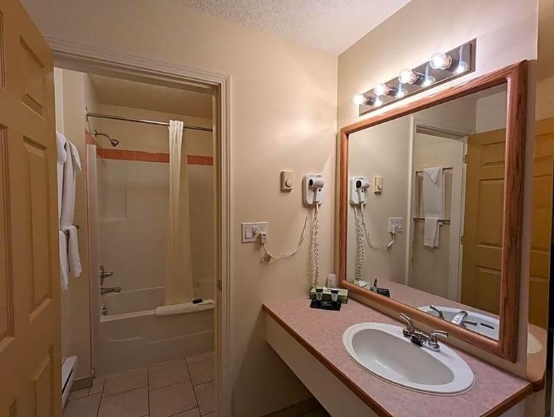 Western Budget Motel Whitecourt 3 image