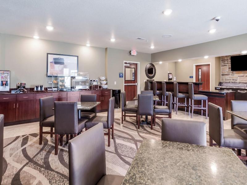 Cobblestone Inn & Suites - Holdrege