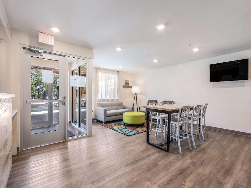 Woodspring Suites Doral Miami Airport image