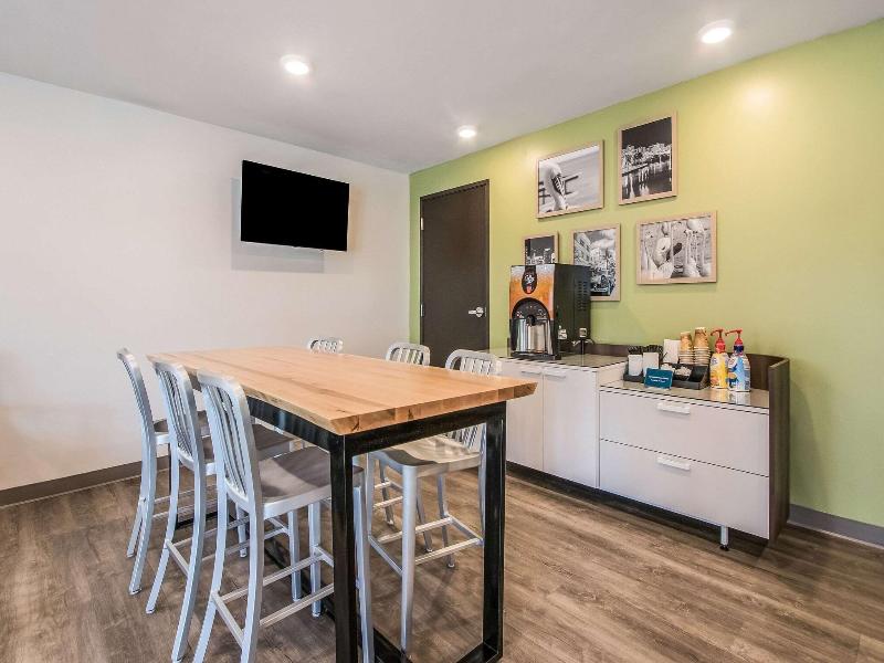 Woodspring Suites Doral Miami Airport image
